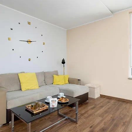Wyjatkowy Z Parkingiem & Balkonem Z Widokiem By Renters Apartmán