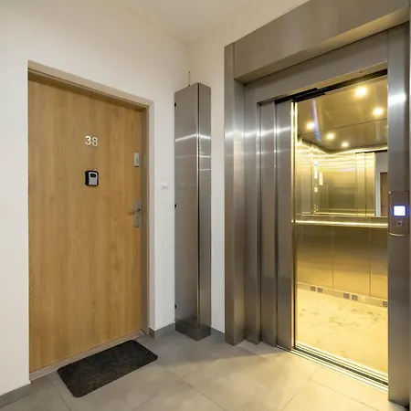 Wyjatkowy Z Parkingiem & Balkonem Z Widokiem By Renters Bílsko-Bělá